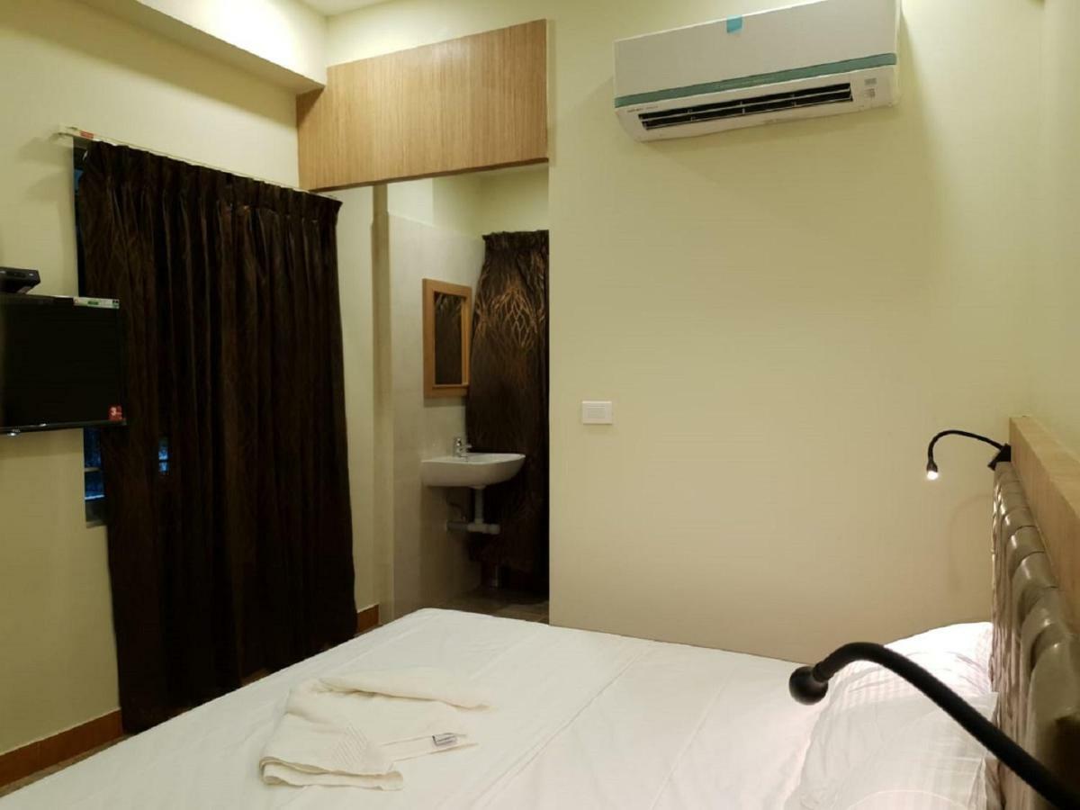 Amutham Residency Hotel Tiruchirappalli Esterno foto