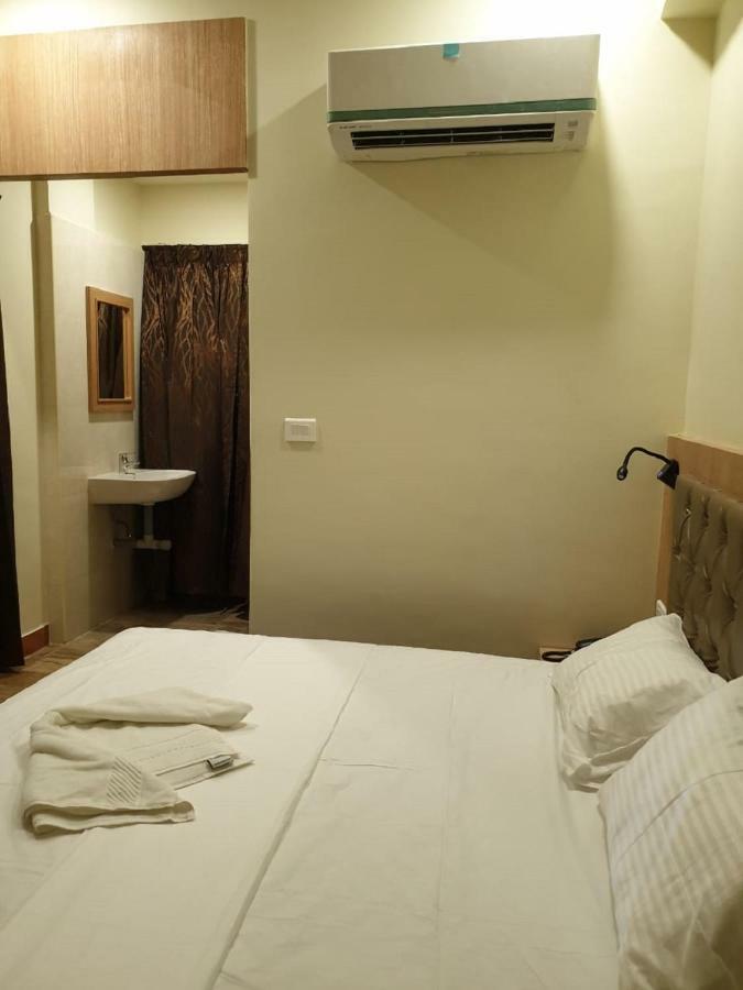Amutham Residency Hotel Tiruchirappalli Esterno foto