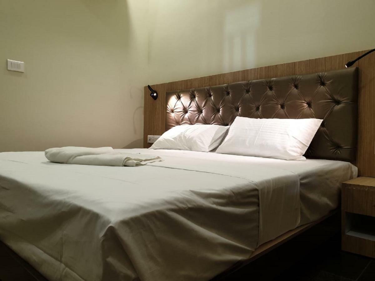Amutham Residency Hotel Tiruchirappalli Esterno foto