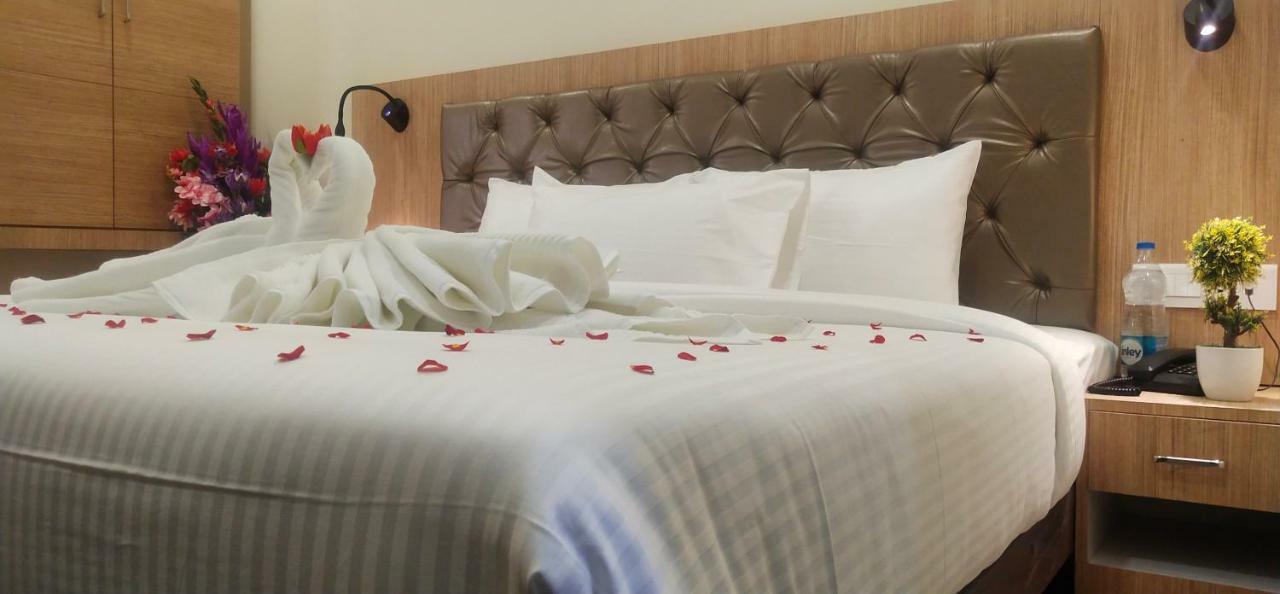 Amutham Residency Hotel Tiruchirappalli Esterno foto